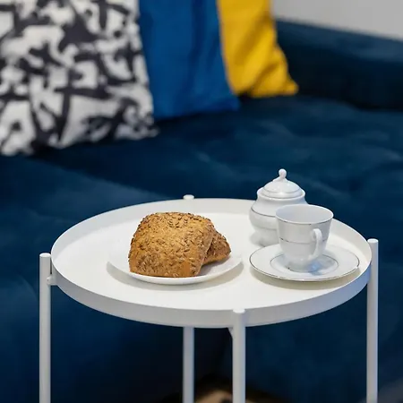 Bright Nowolipki Near Centre By Renters Appartement