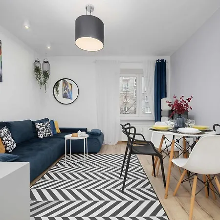 Bright Nowolipki Near Centre By Renters *