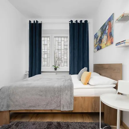 Bright Nowolipki Near Centre By Renters Varsovie